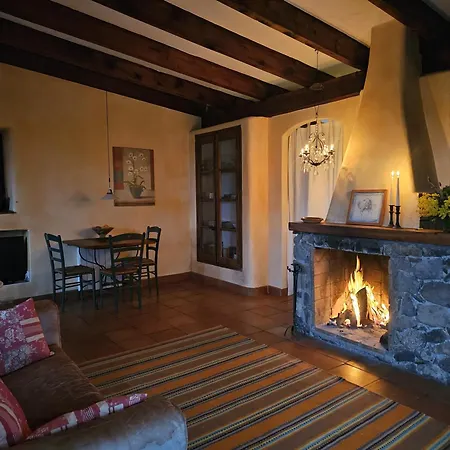 Maison En Pierres Naturelles *